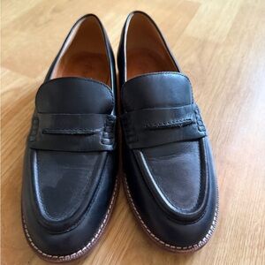 Madewell women’s Classic Black Leather Loafers